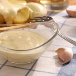 Descubre el sabor único de la mayonesa con leche de avena en tu cocina