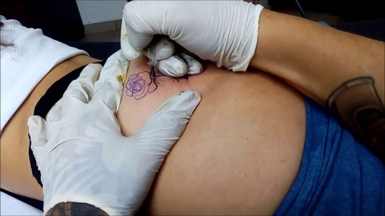 Descubre los tatuajes más sexys en el glúteo para mujeres